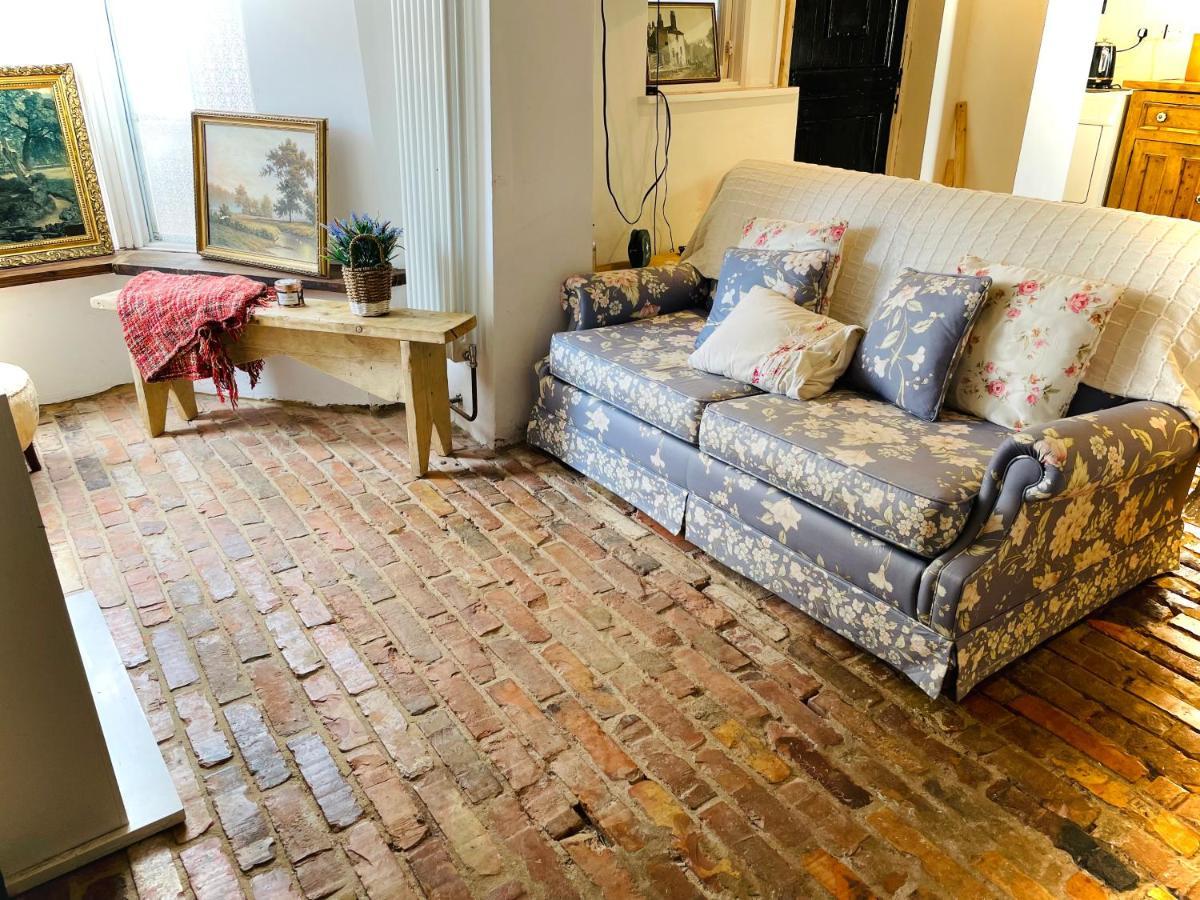 The Beehive, Ground Floor Apartment In Norfolk, No Shared Amenities Downham Market Exterior foto